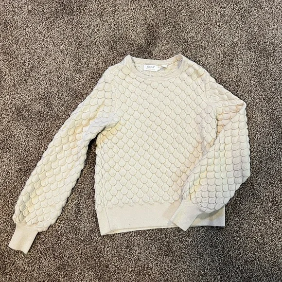 Sweaters - Picture 2 of 2